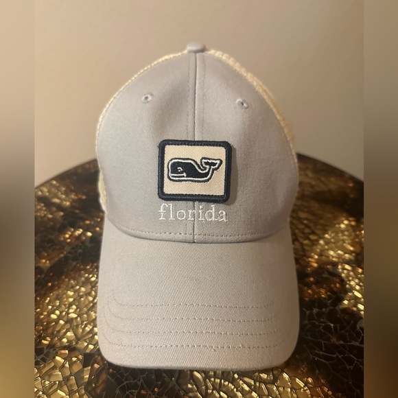 Vineyard Vines Cap Hat Mens Gray Beige Florida Whale Logo Adjustable Trucker